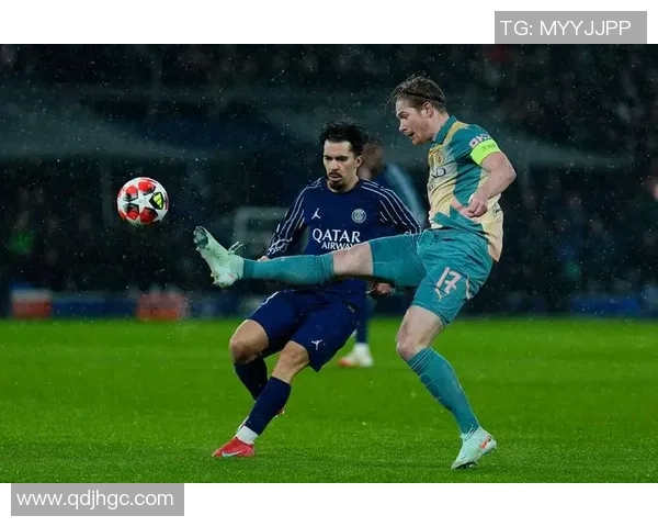 开车送足球明星入场的精彩瞬间与背后的故事揭秘 开车送足球明星入场的精彩瞬间与背后的故事揭秘