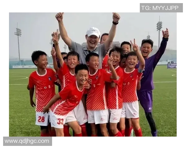 青岛足球之星闪耀绿茵场揭秘他们的成长历程与辉煌成就 青岛足球之星闪耀绿茵场揭秘他们的成长历程与辉煌成就