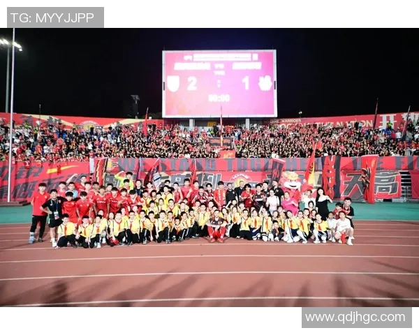 重庆足球队荣登足球状态排行榜首位引发热议 重庆足球队荣登足球状态排行榜首位引发热议