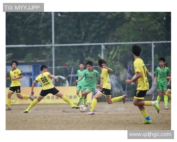 赛后分析:杭州足球队与南京足球队的战术意识与表现对比探讨 赛后分析:杭州足球队与南京足球队的战术意识与表现对比探讨